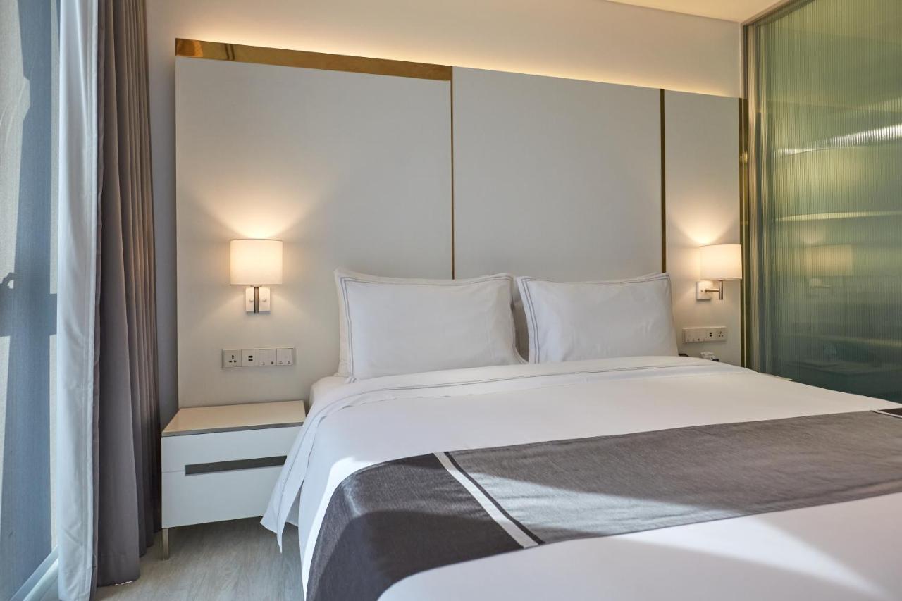 One-Bedroom Deluxe